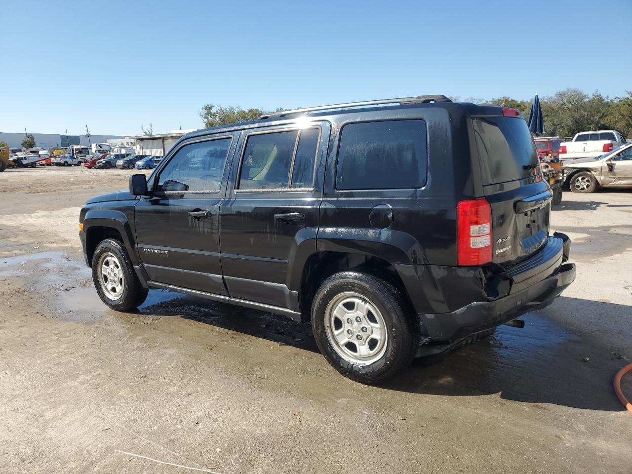 2016 Jeep Liberty (Patriot) - Image 2
