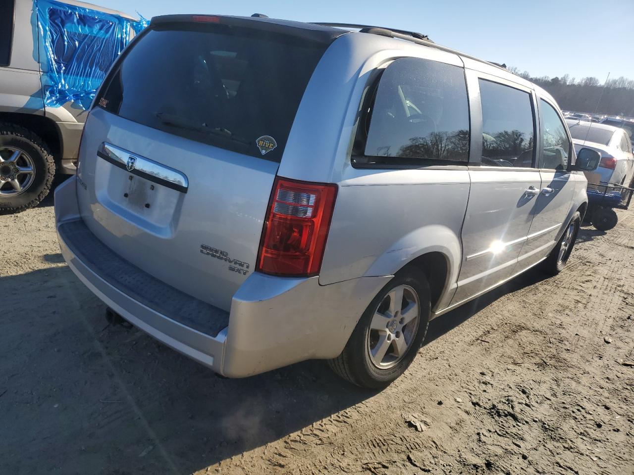 2010 Dodge Caravan - Image 3