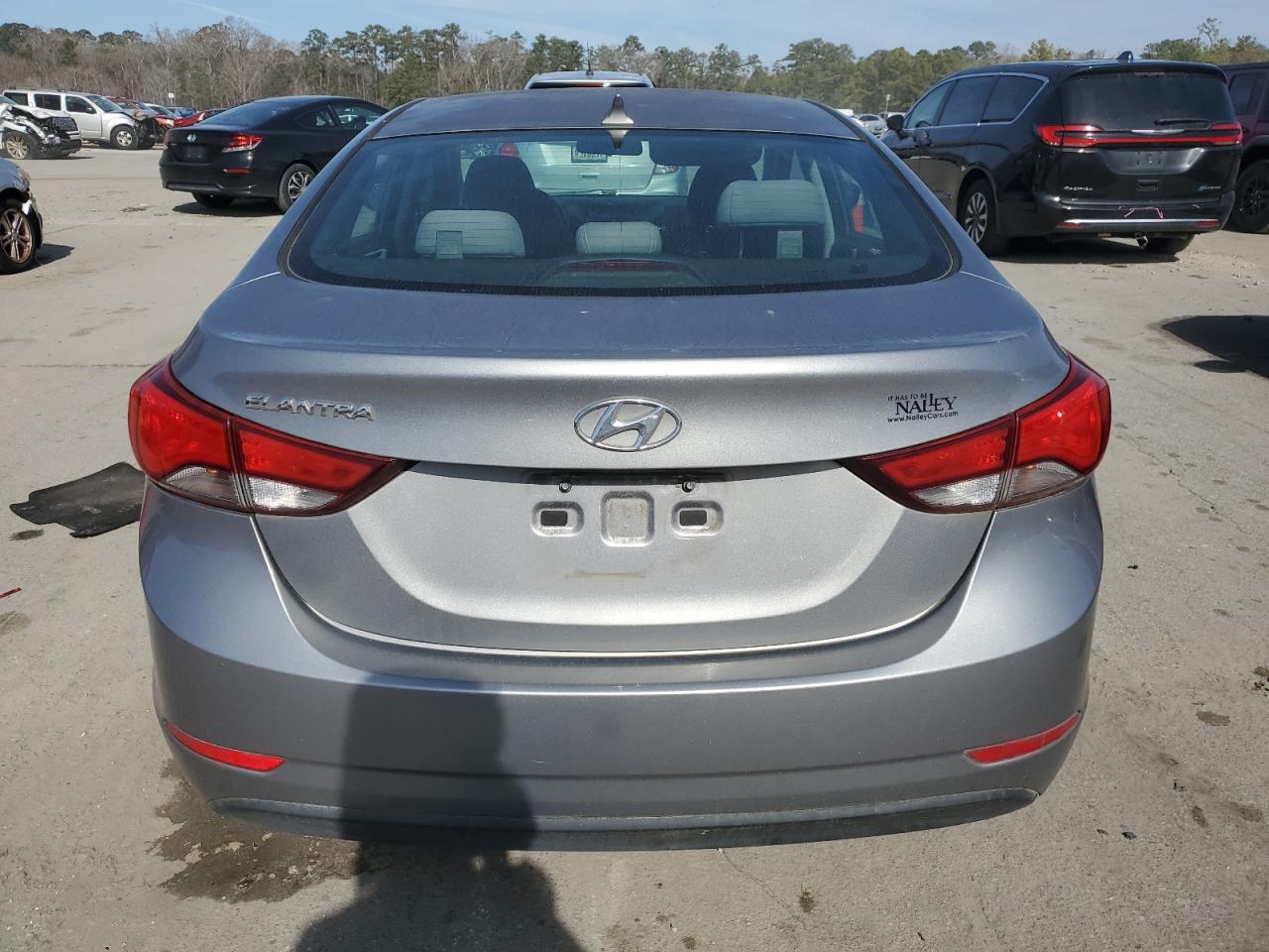 2015 Hyundai Elantra - Image 6