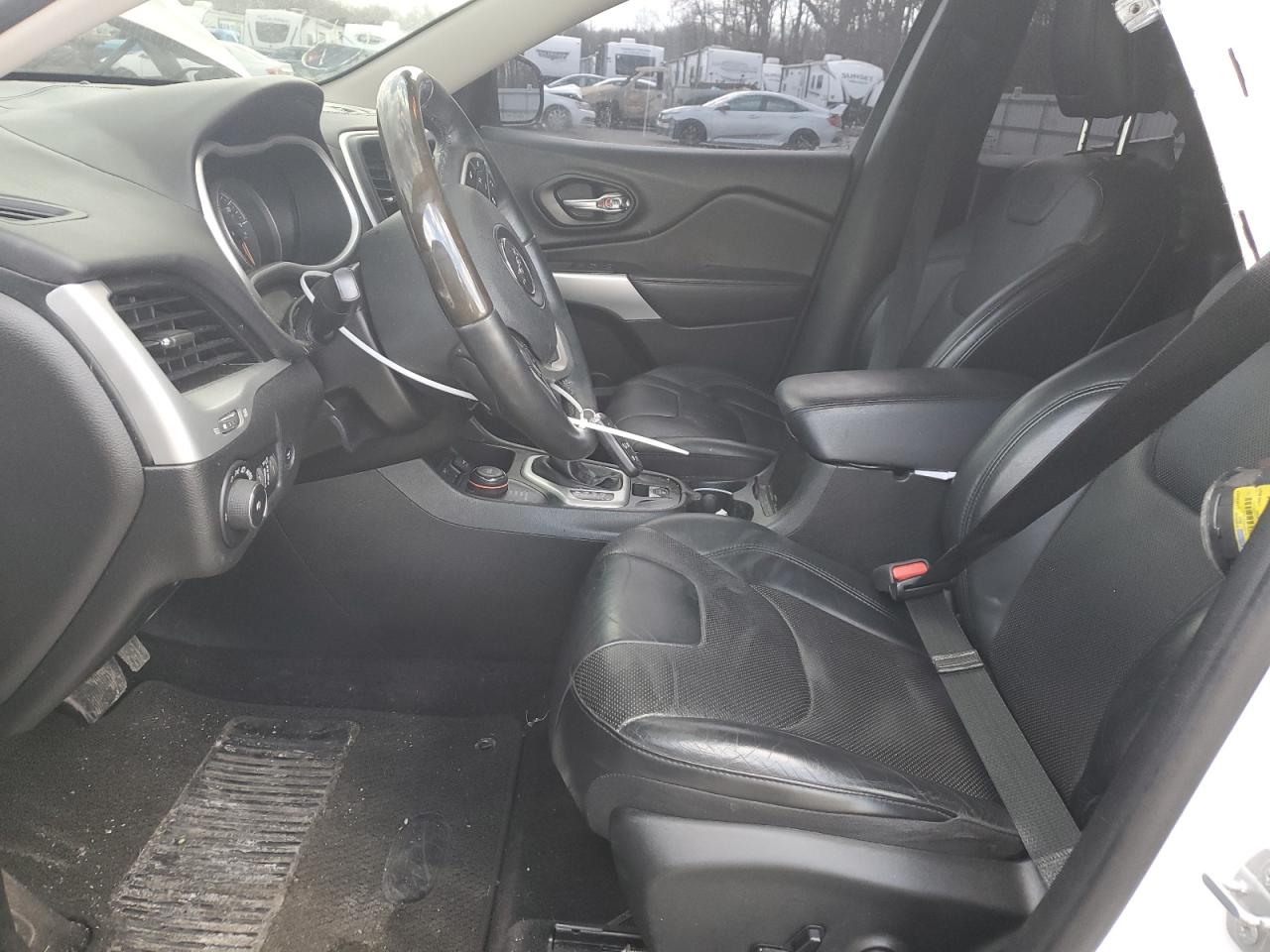 2018 Jeep Cherokee - Image 7