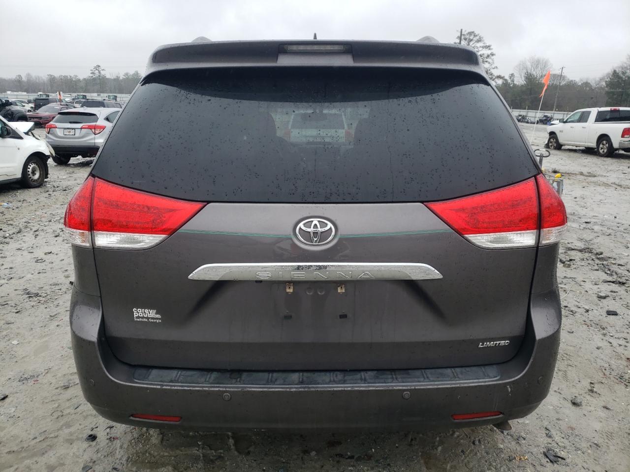 2013 Toyota Sienna - Image 6