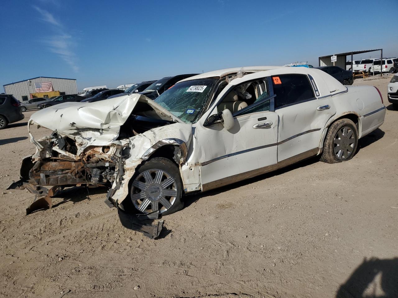 2005 Lincoln Town Car - Image 1