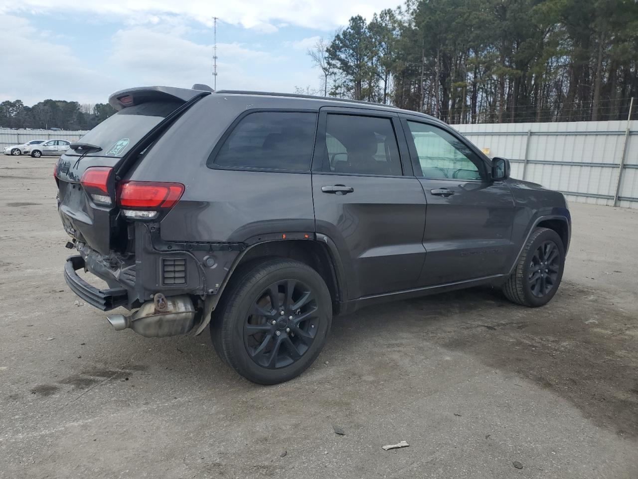 2020 Jeep Grand Cherokee - Image 3