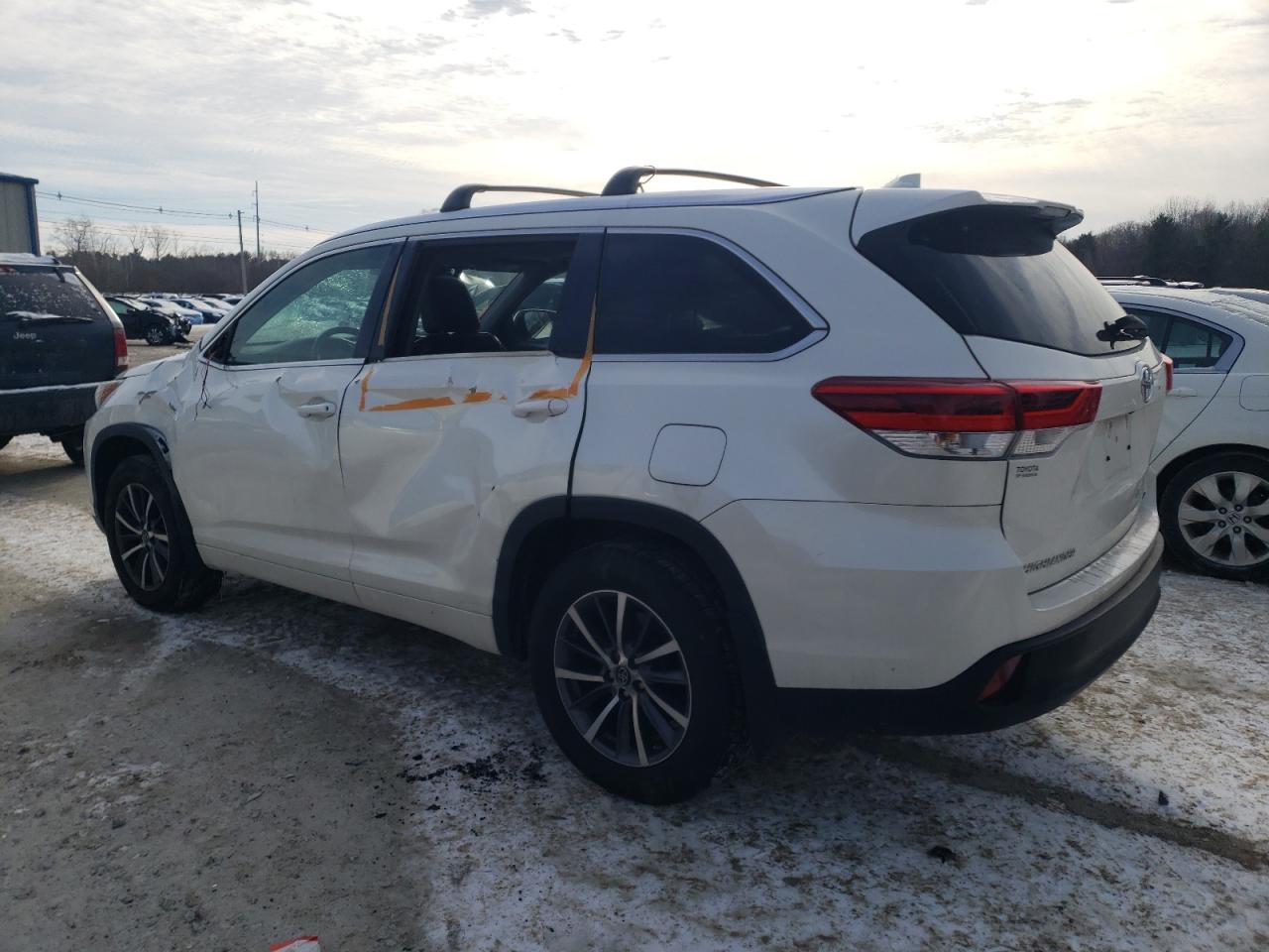 2018 Toyota Highlander - Image 2