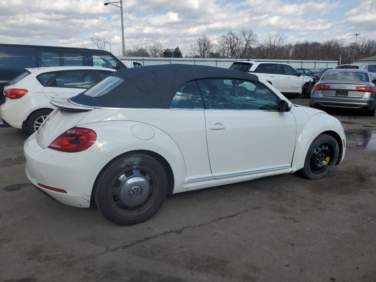 2016 Volkswagen Beetle - Image 3