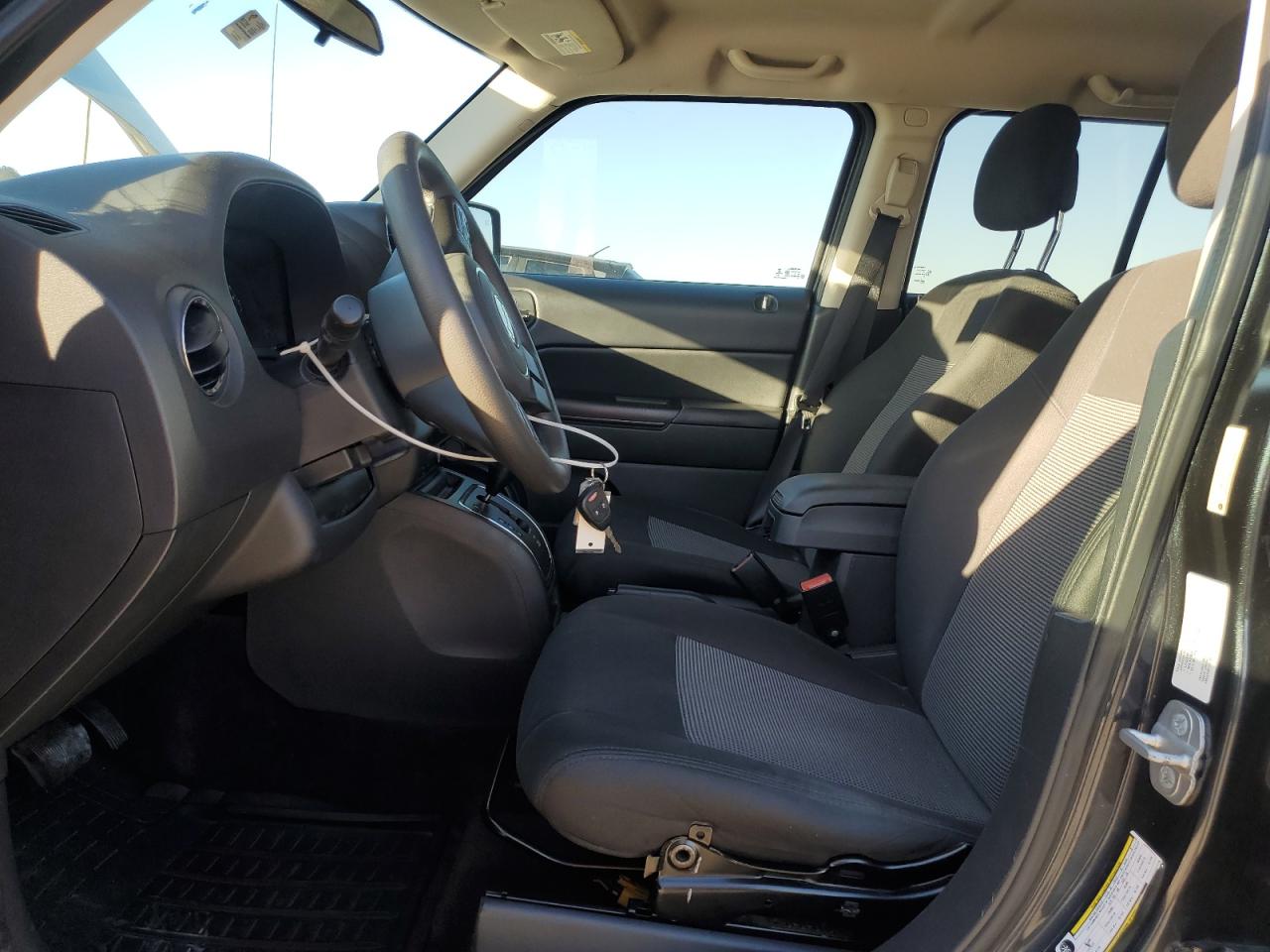 2014 Jeep Liberty (Patriot) - Image 7