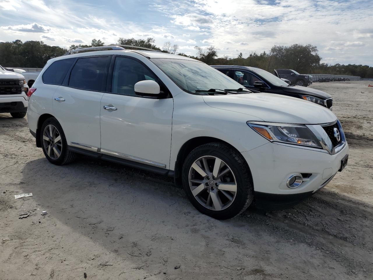 2014 Nissan Pathfinder - Image 4