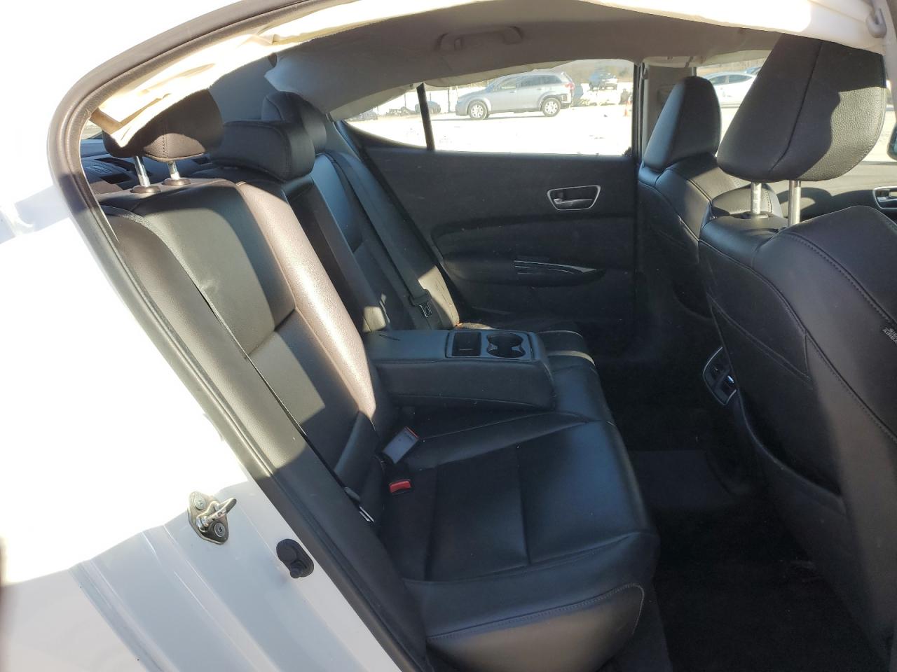 2018 Acura TLX - Image 10