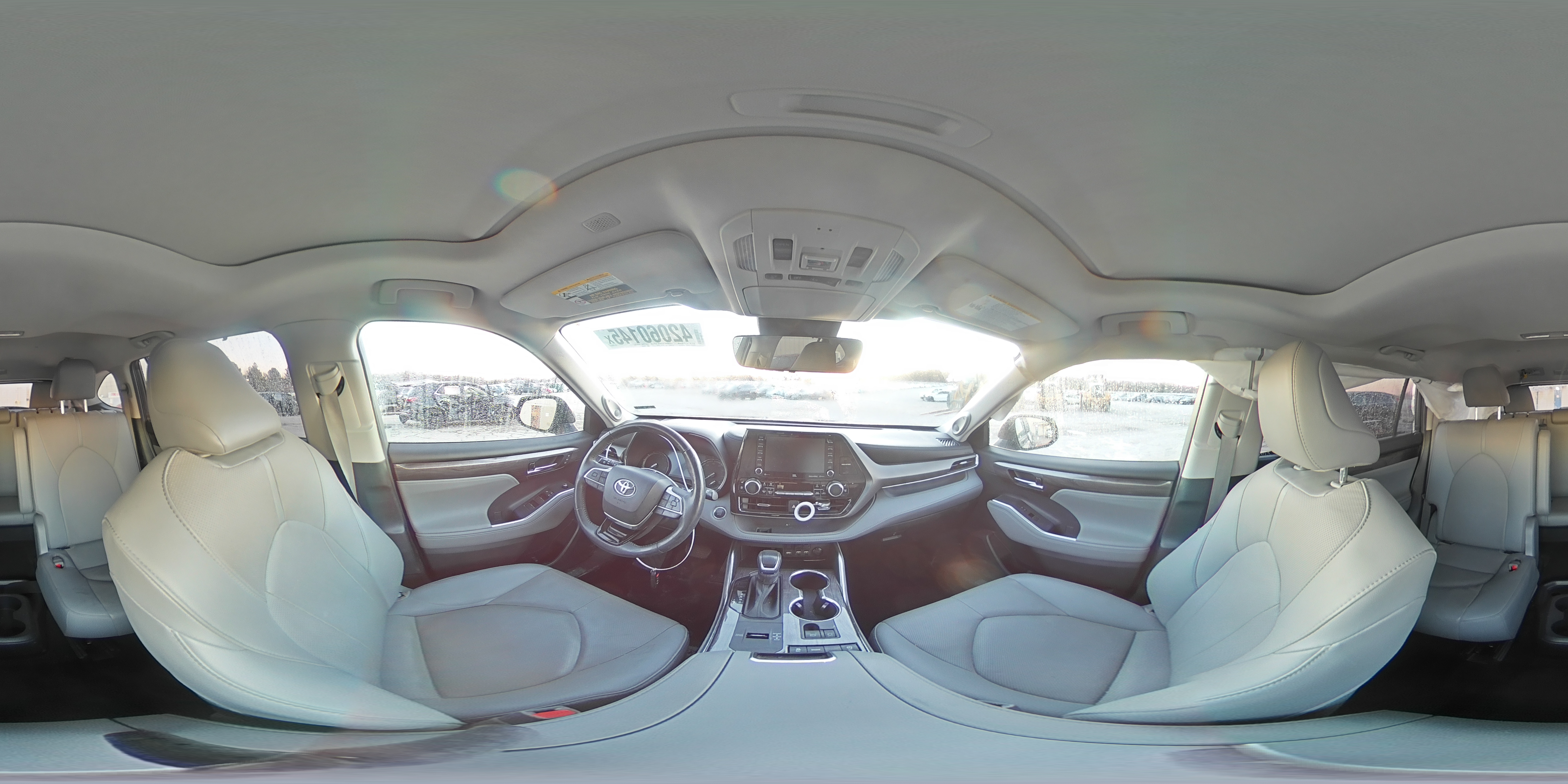2021 Toyota Highlander - Image 15