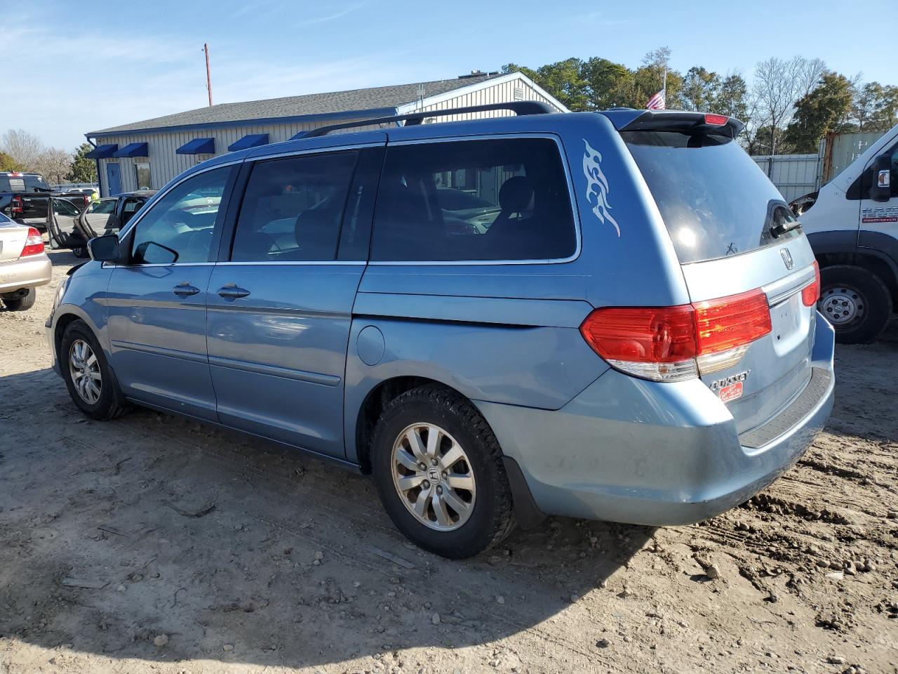 2010 Honda Odyssey - Image 2
