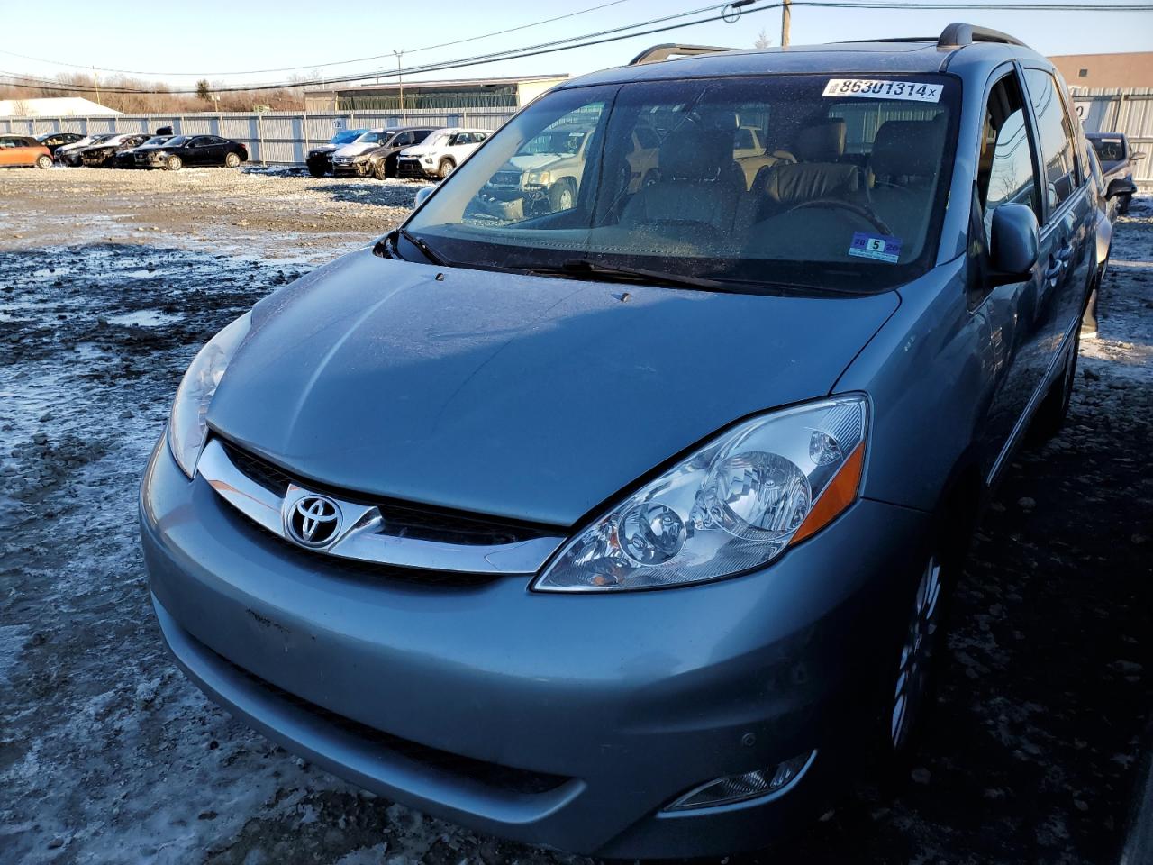 2008 Toyota Sienna - Image 1