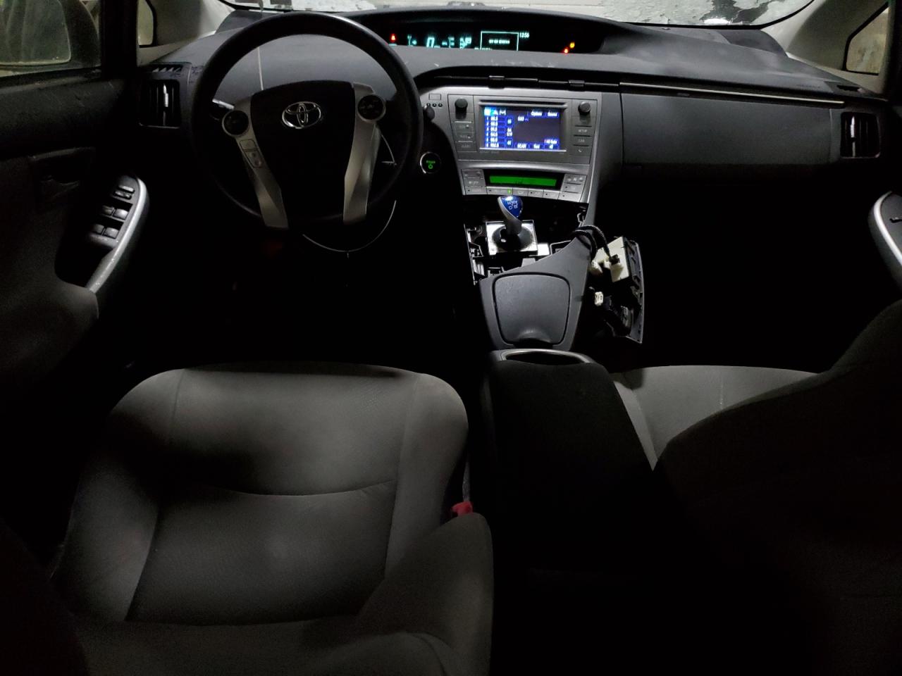 2013 Toyota Prius - Image 8