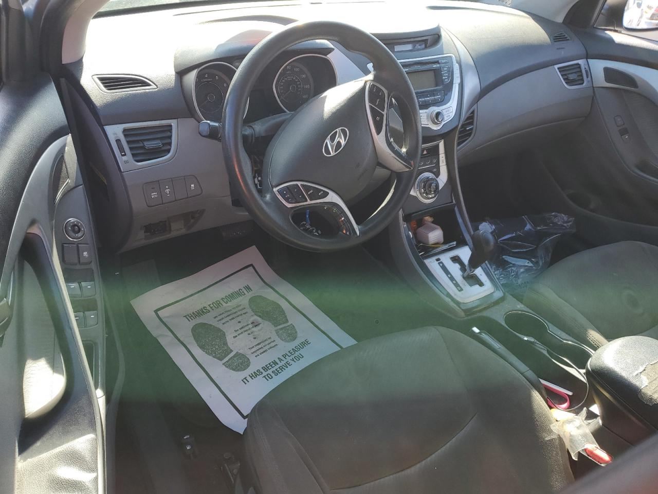 2012 Hyundai Elantra - Image 8