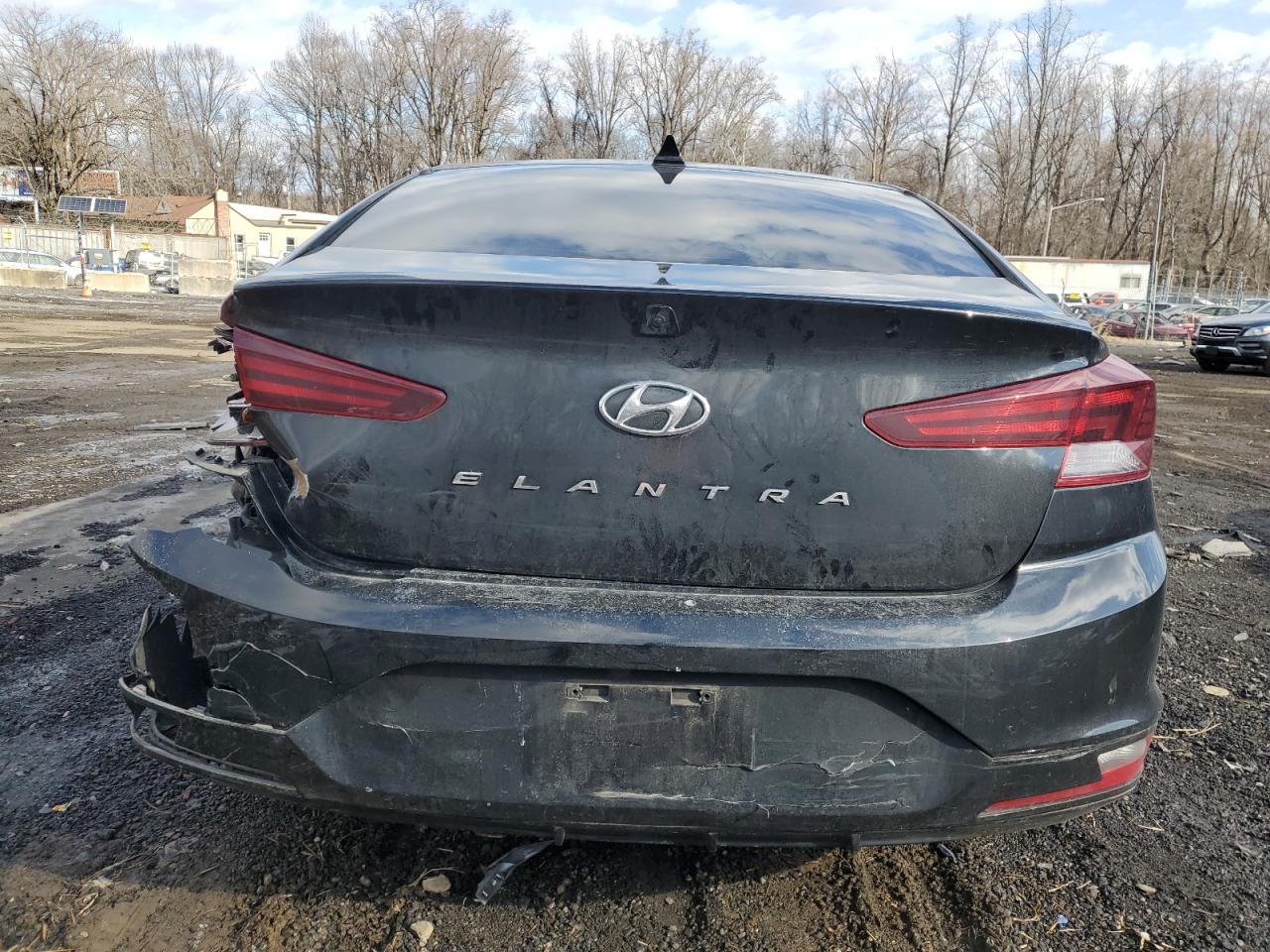 2019 Hyundai Elantra - Image 6