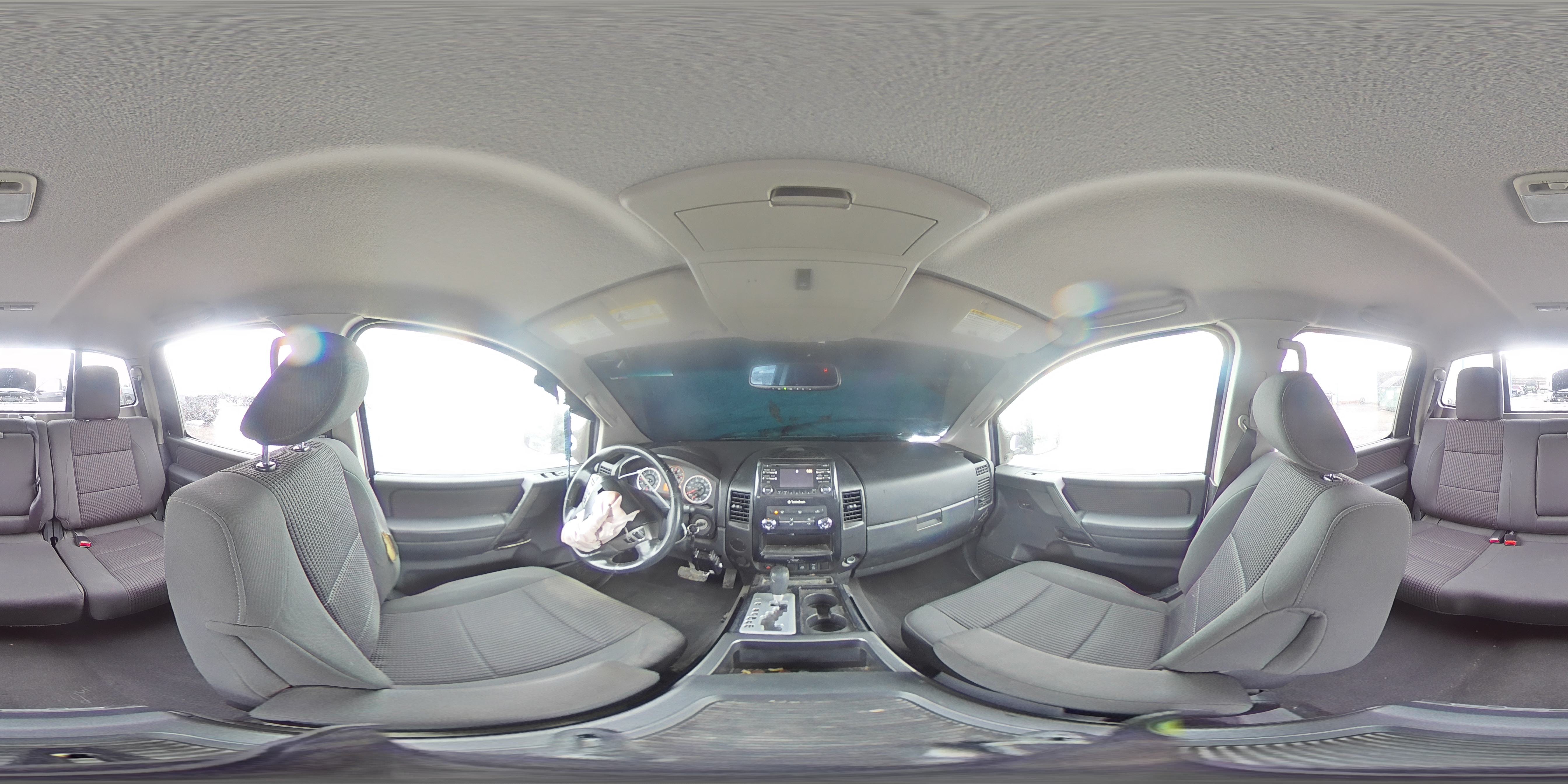 2014 Nissan Titan - Image 12