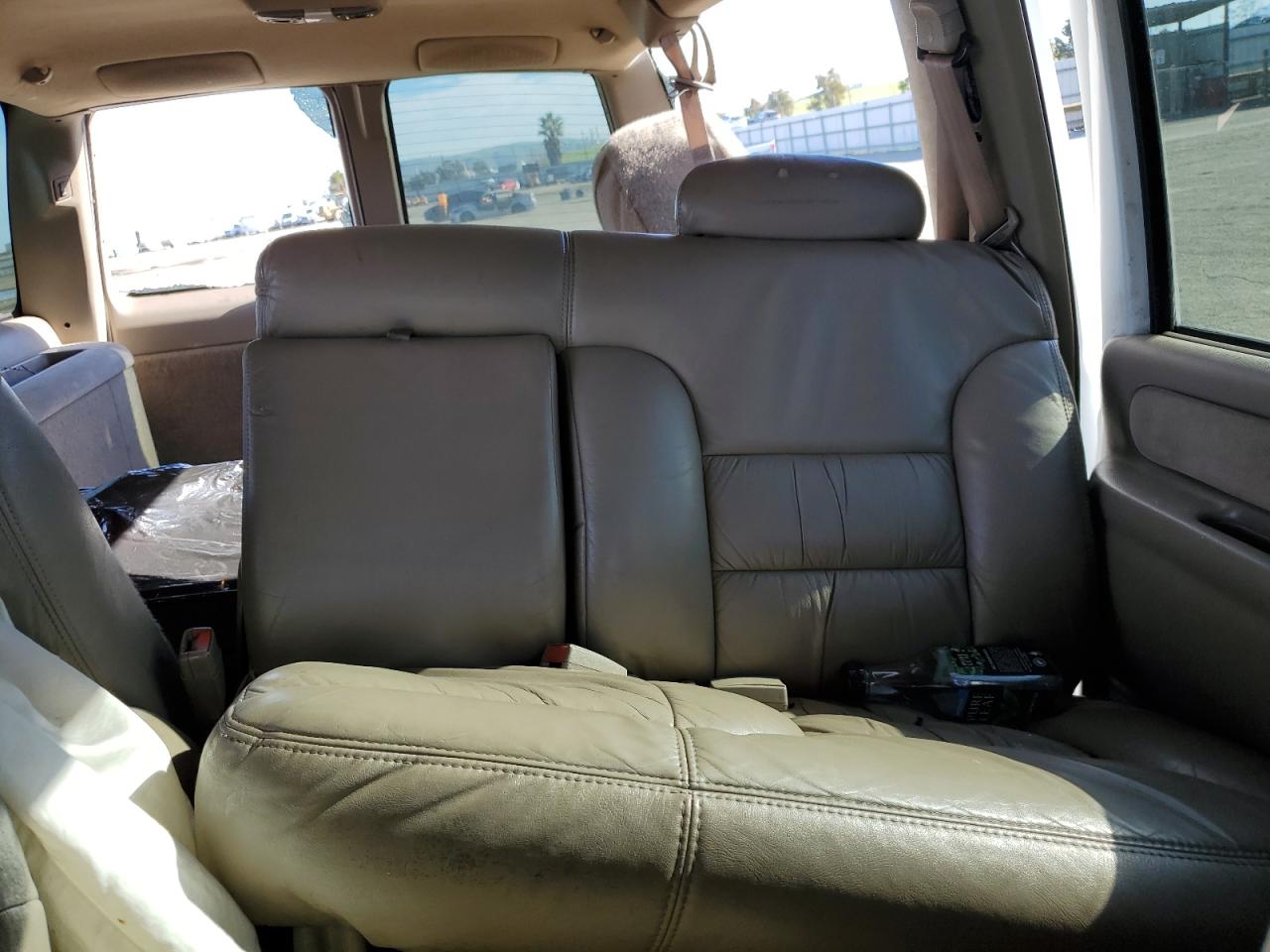 1997 GMC Suburban - Image 10