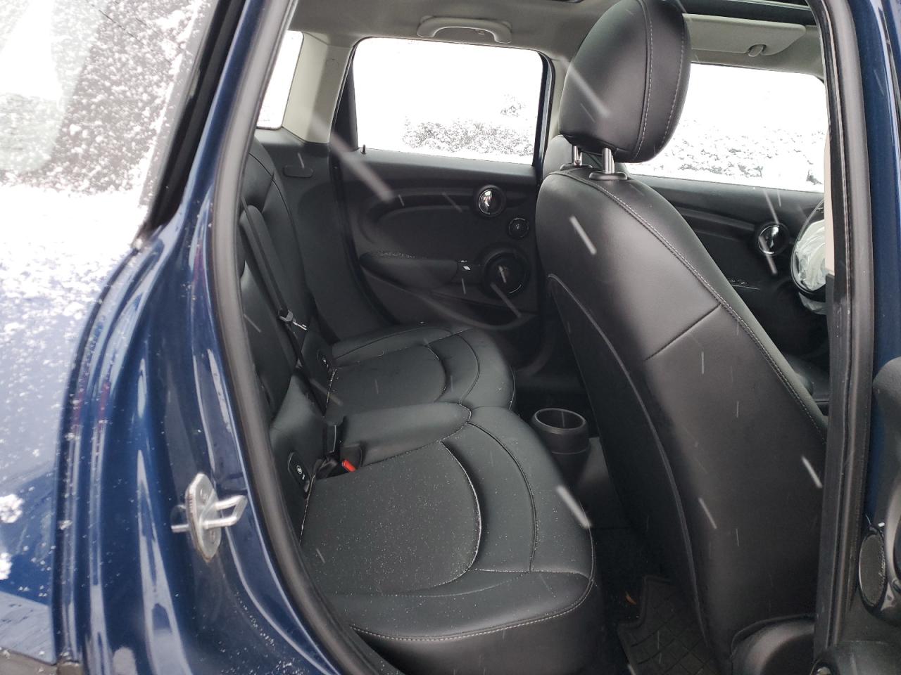 2017 MINI Cooper - Image 11