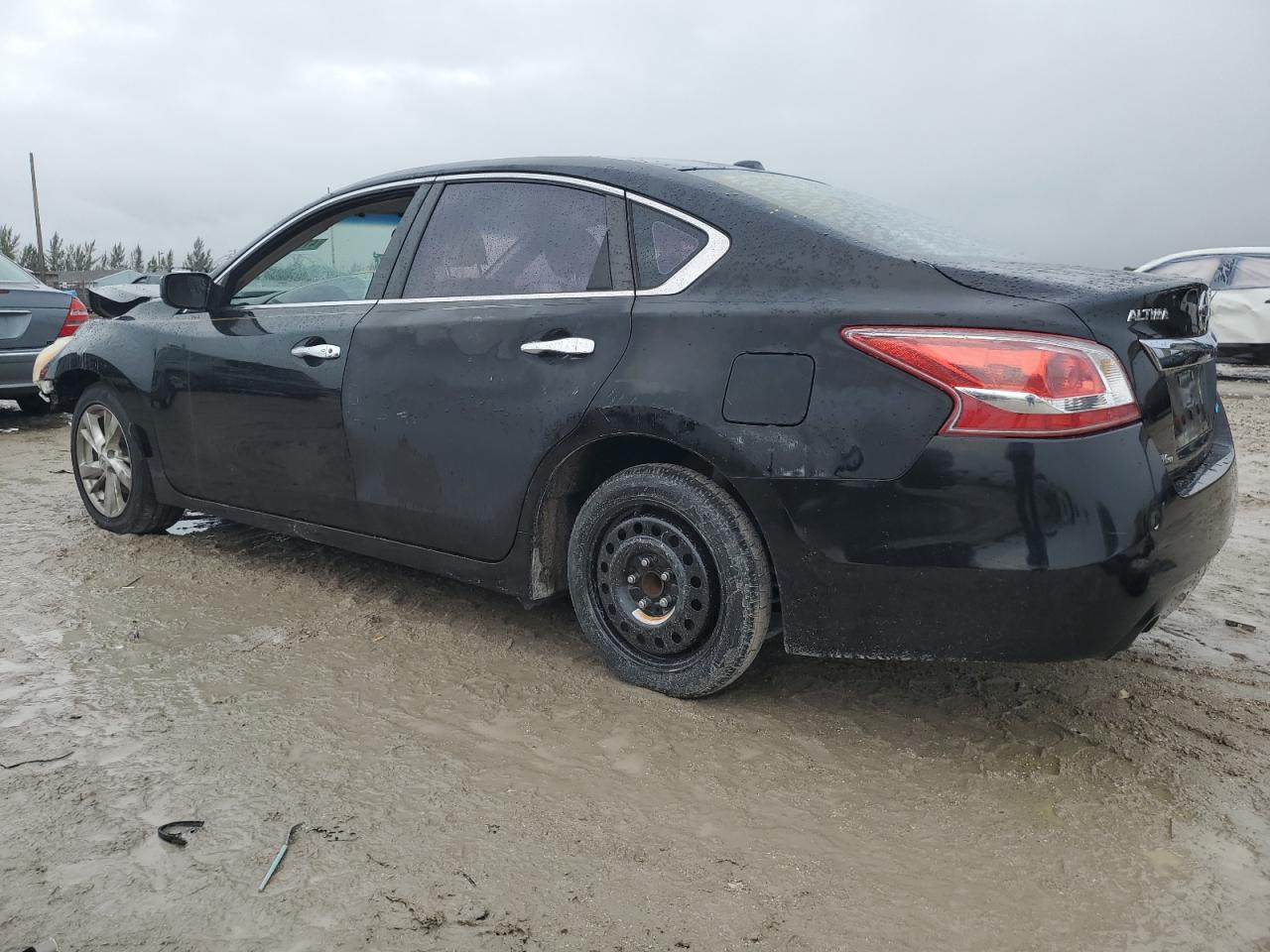 2013 Nissan Altima - Image 2