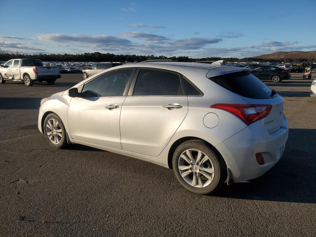 VIN KMHD35LE7DU153322 2013 HYUNDAI ELANTRA no.2