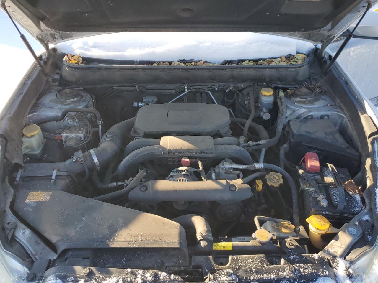 2010 Subaru Outback - Image 12