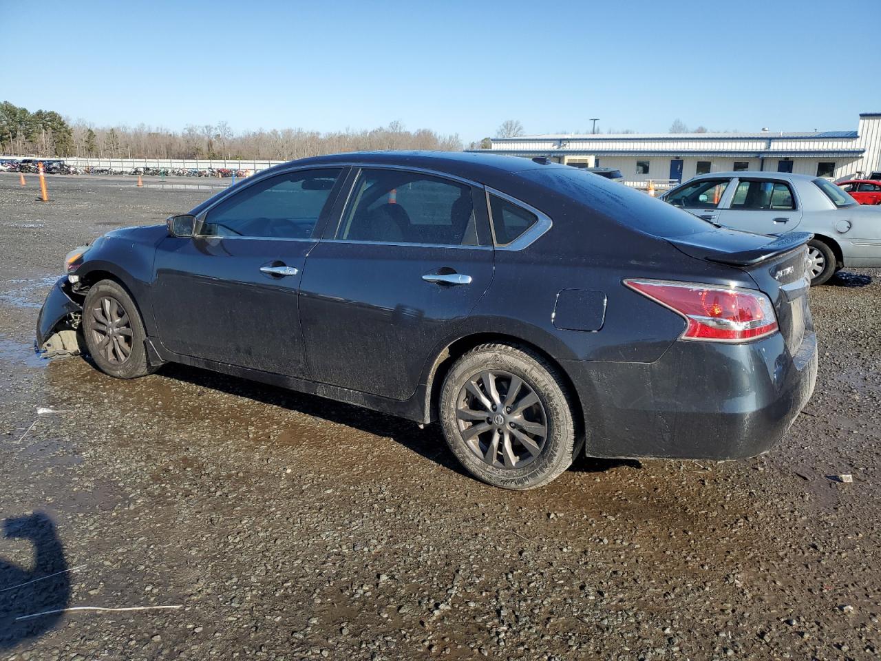 2015 Nissan Altima - Image 2