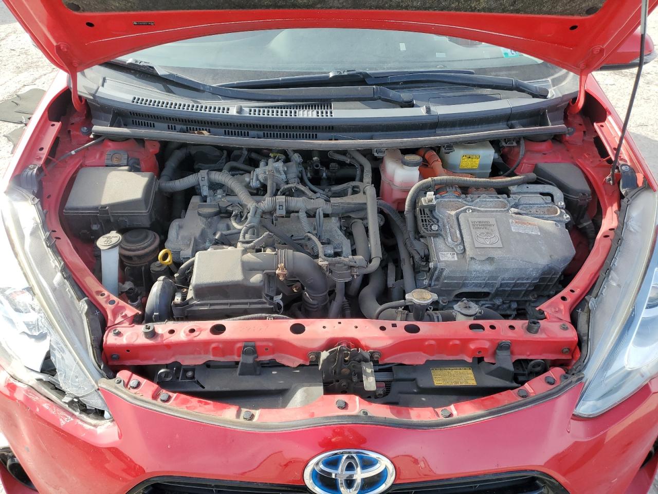2015 Toyota Prius - Image 13