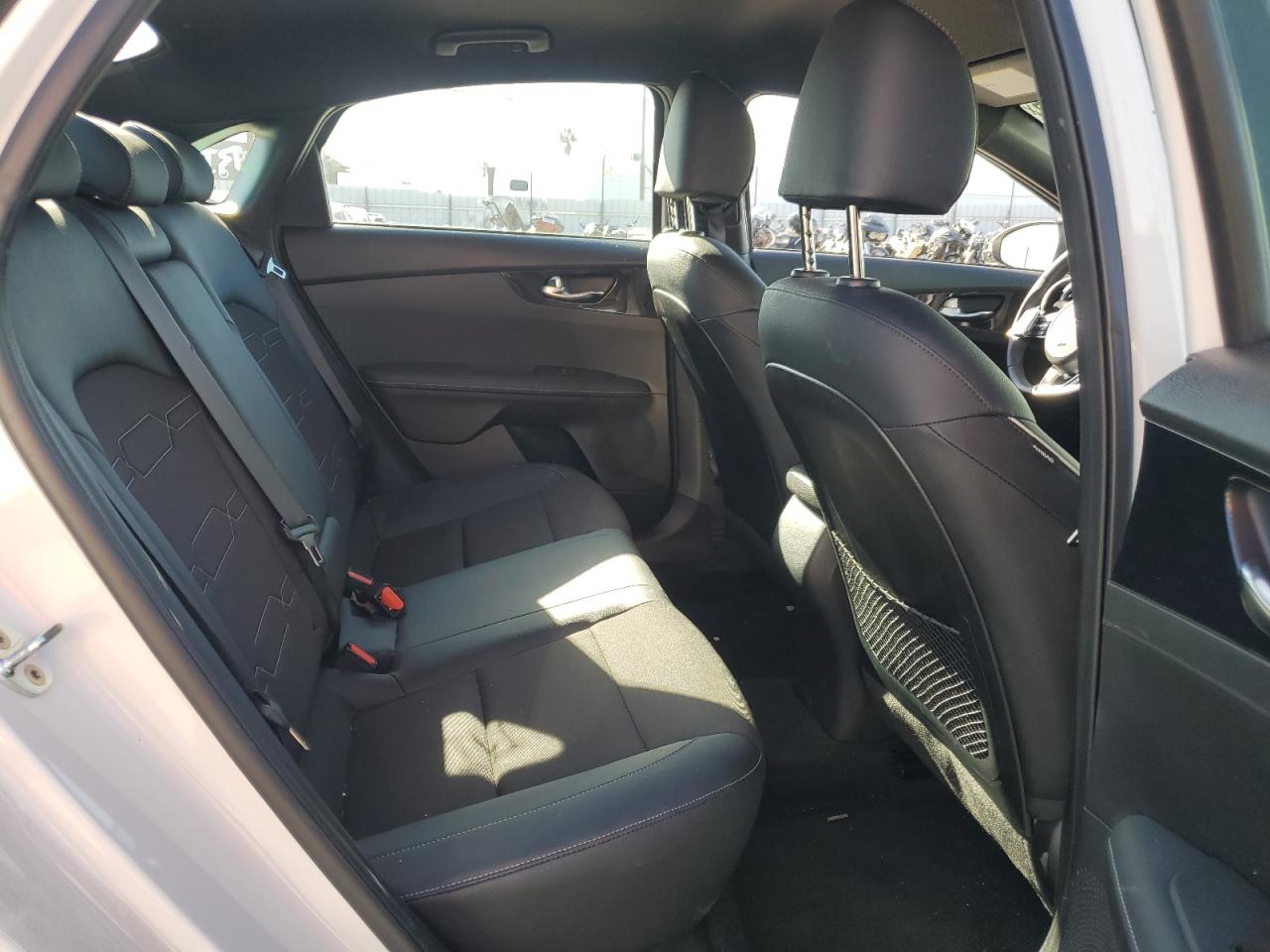 2023 Kia Forte - Image 10