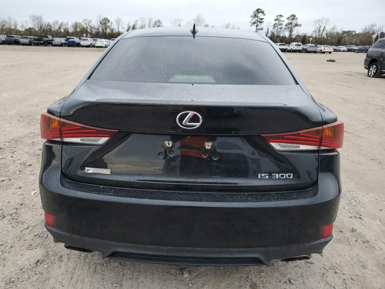 2018 Lexus IS - Image 6
