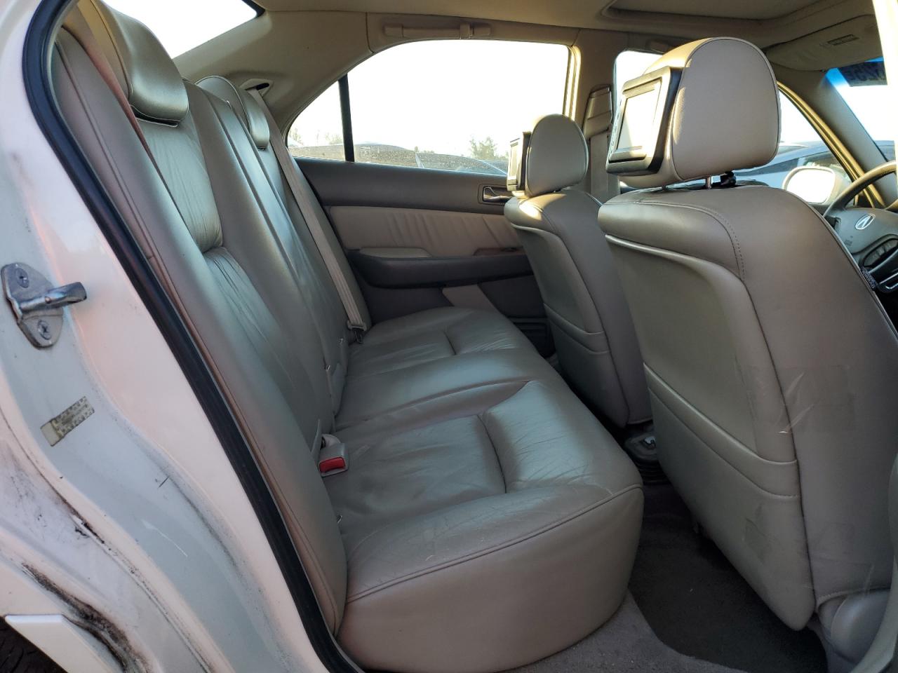 2004 Acura RL - Image 10