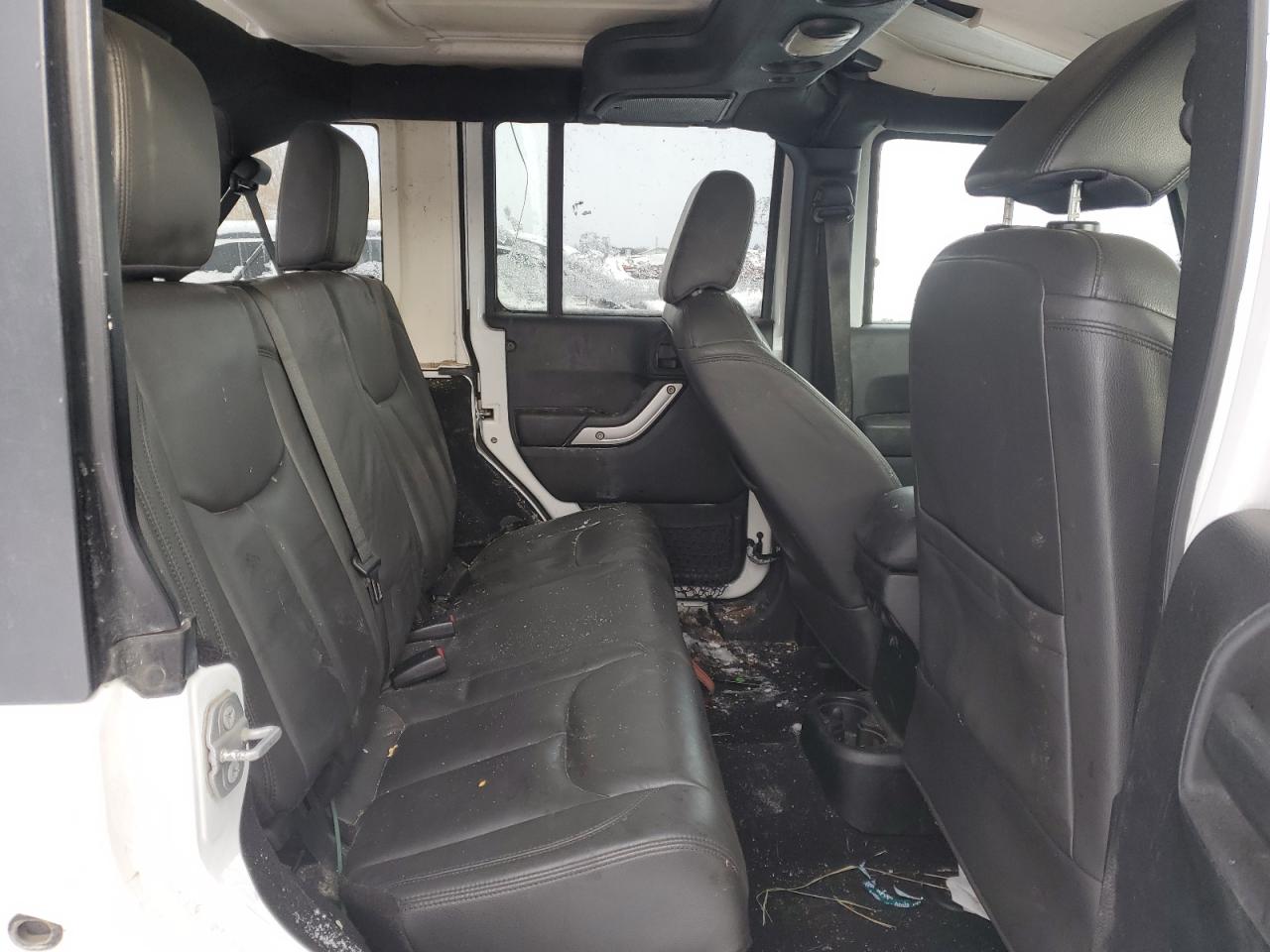 2015 Jeep Wrangler - Image 11