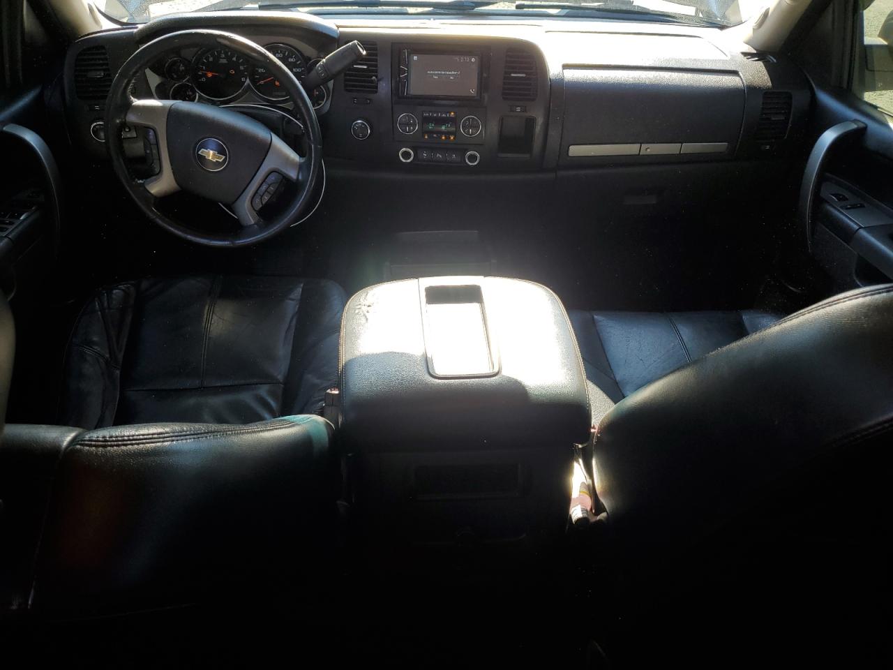2011 Chevrolet Silverado - Image 8