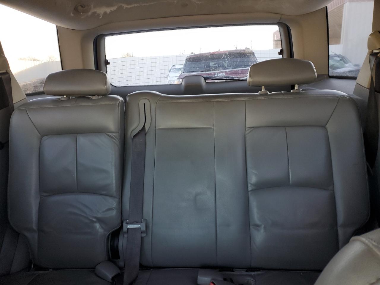 2004 Saturn VUE - Image 10