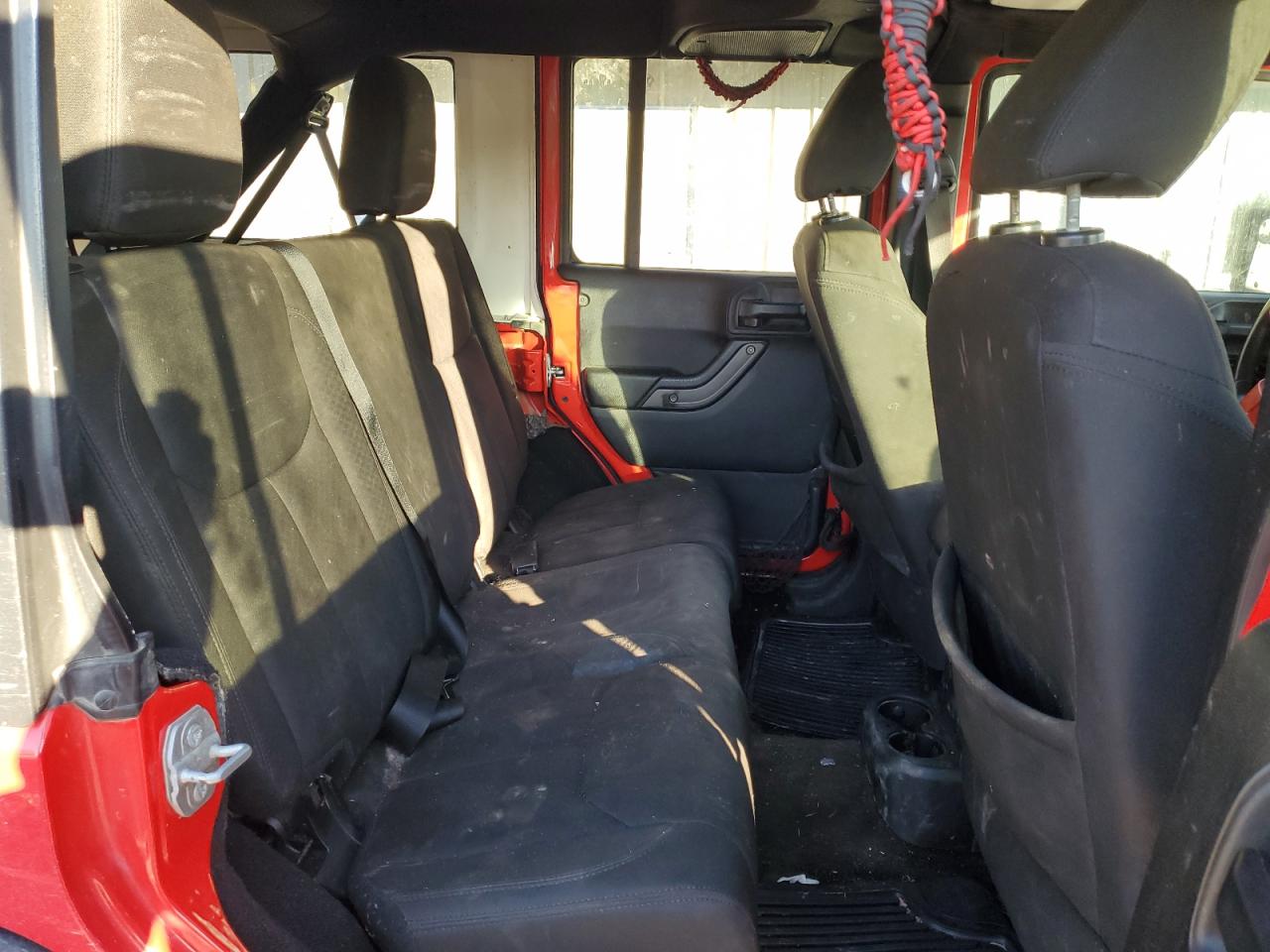 2016 Jeep Wrangler - Image 10
