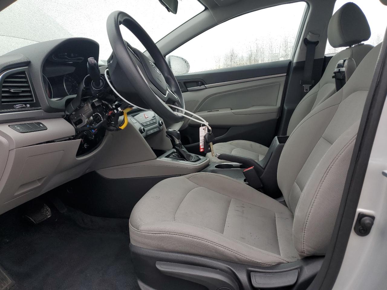 2017 Hyundai Elantra - Image 7