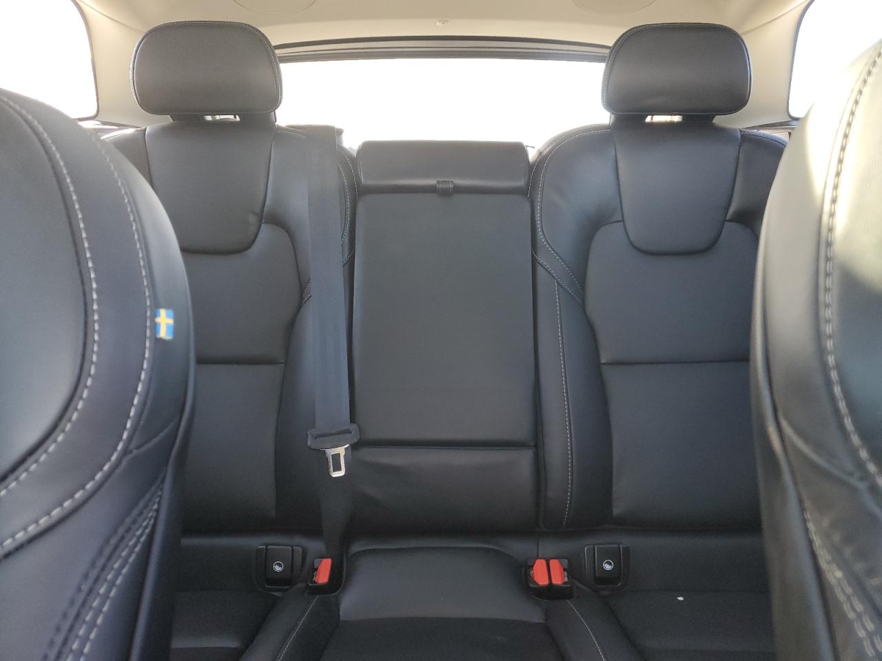 2022 Volvo XC60 - Image 10