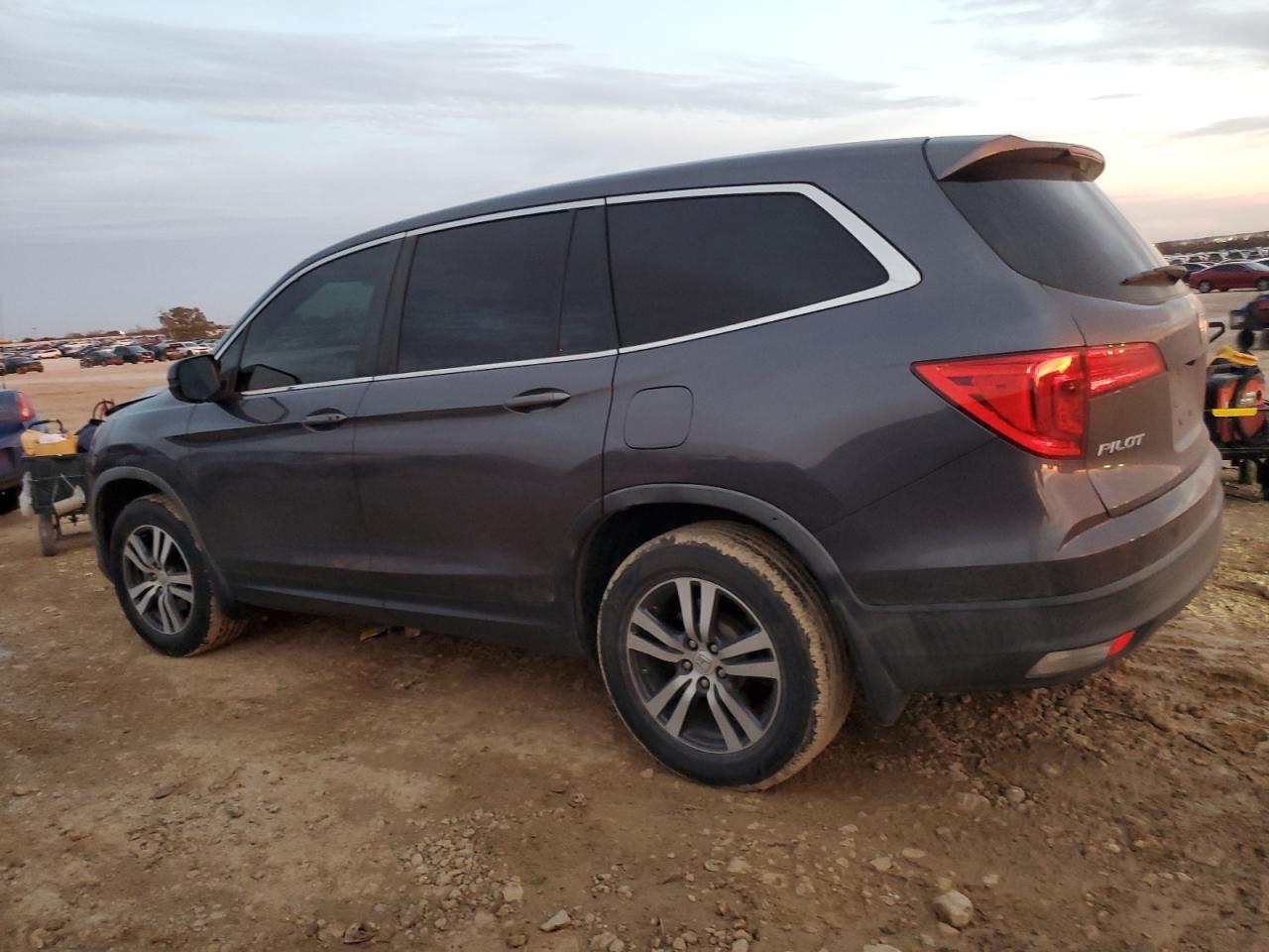 2018 Honda Pilot - Image 2
