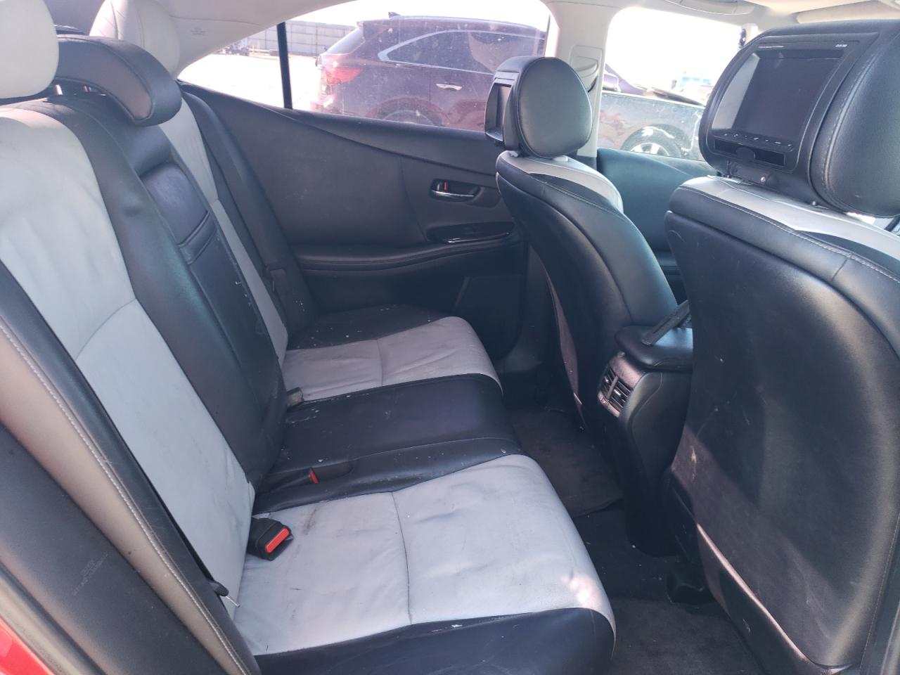 2010 Lexus HS - Image 10