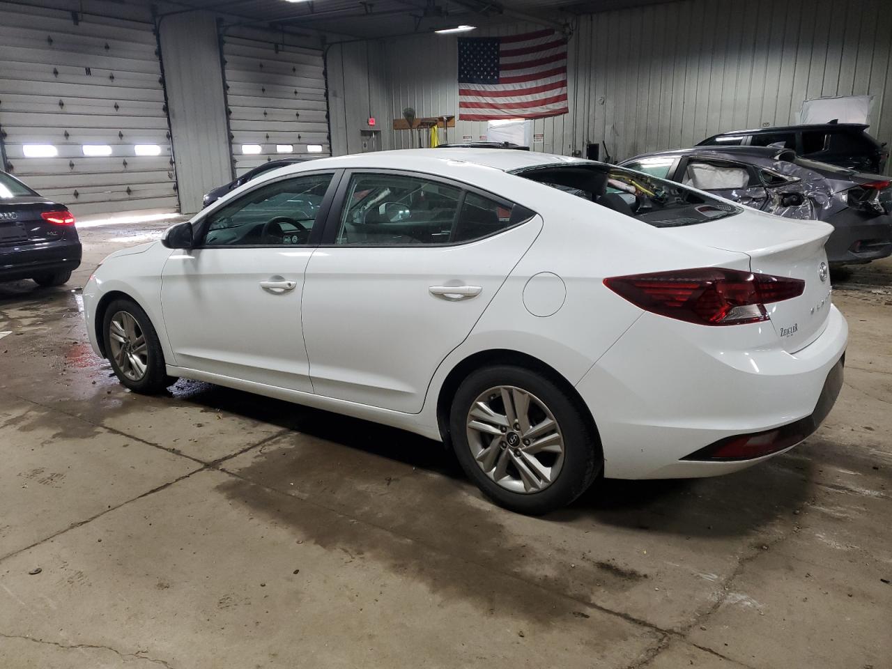 2020 Hyundai Elantra - Image 2