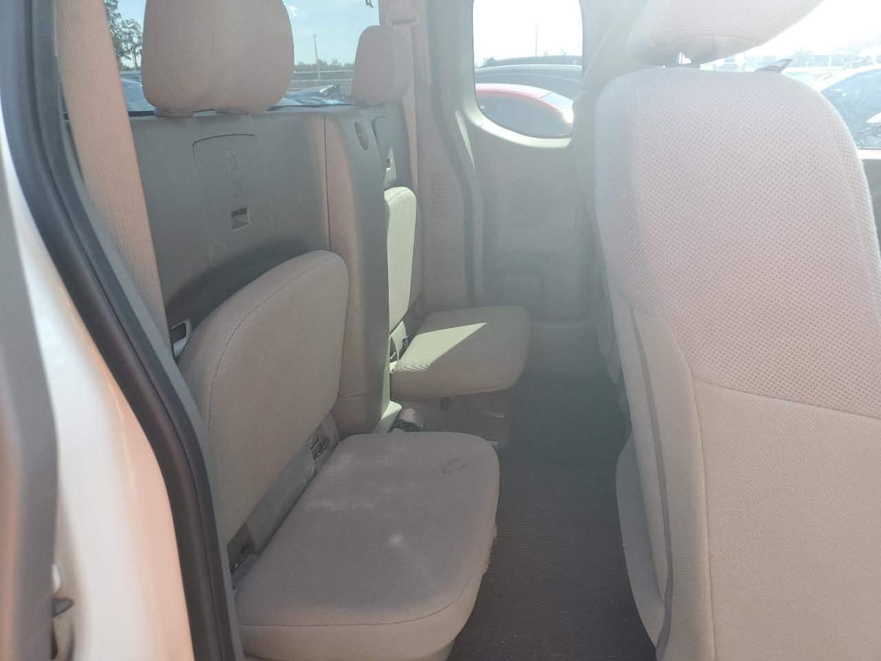 2015 Nissan Navara (Frontier) - Image 10
