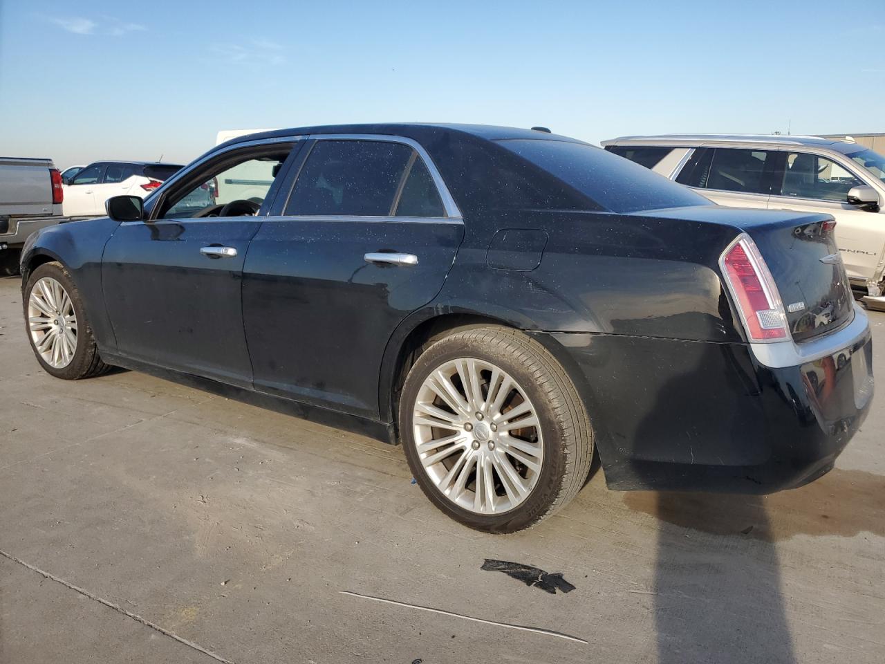 VIN 2C3CCADG1EH303863 2014 CHRYSLER 300 no.2