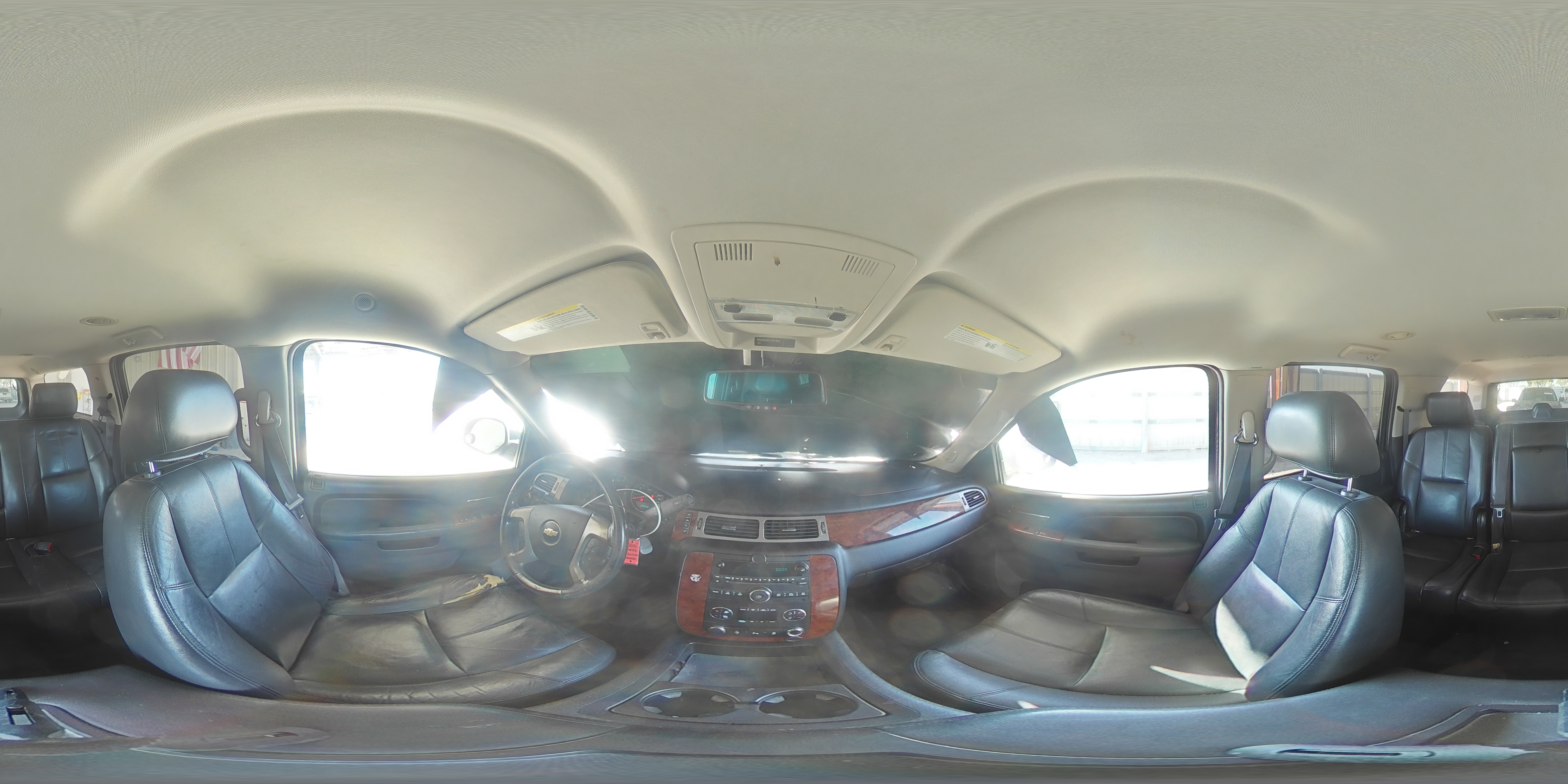 2014 Chevrolet Suburban - Image 16