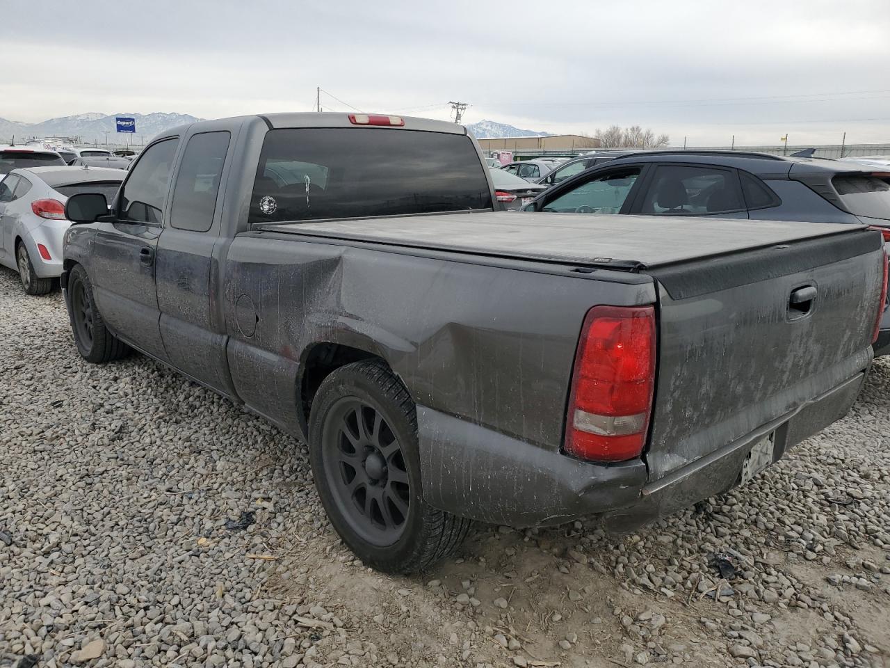 2001 Chevrolet Silverado - Image 2