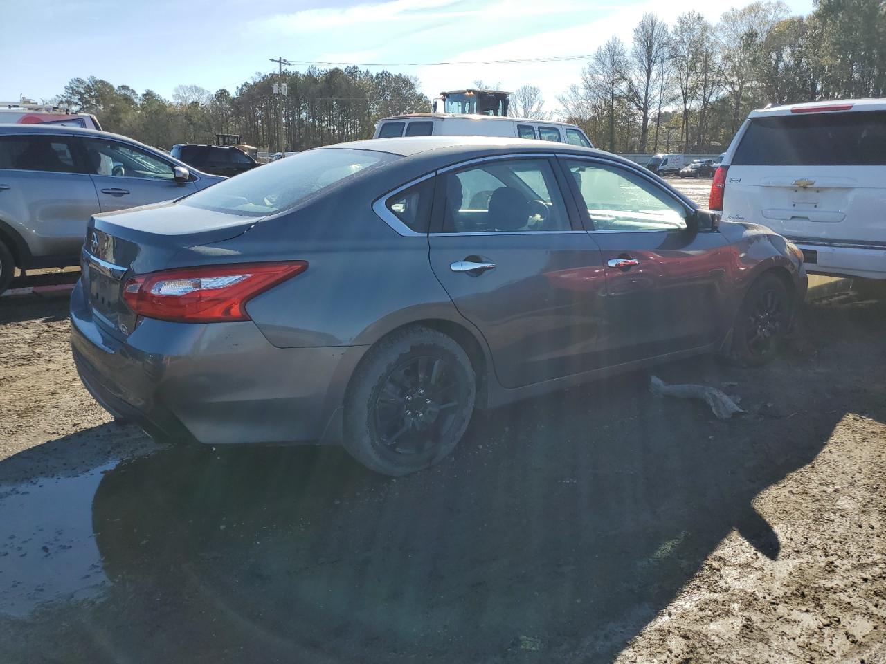 2017 Nissan Altima - Image 3