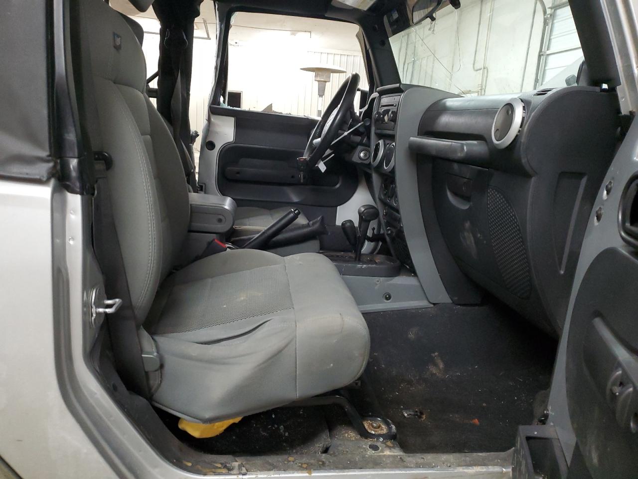 2009 Jeep Wrangler - Image 7