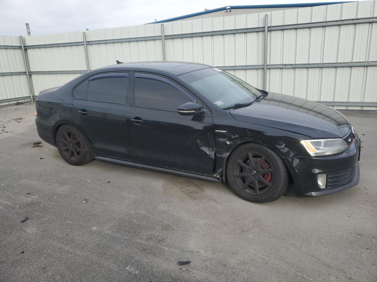 2014 Volkswagen Jetta - Image 4