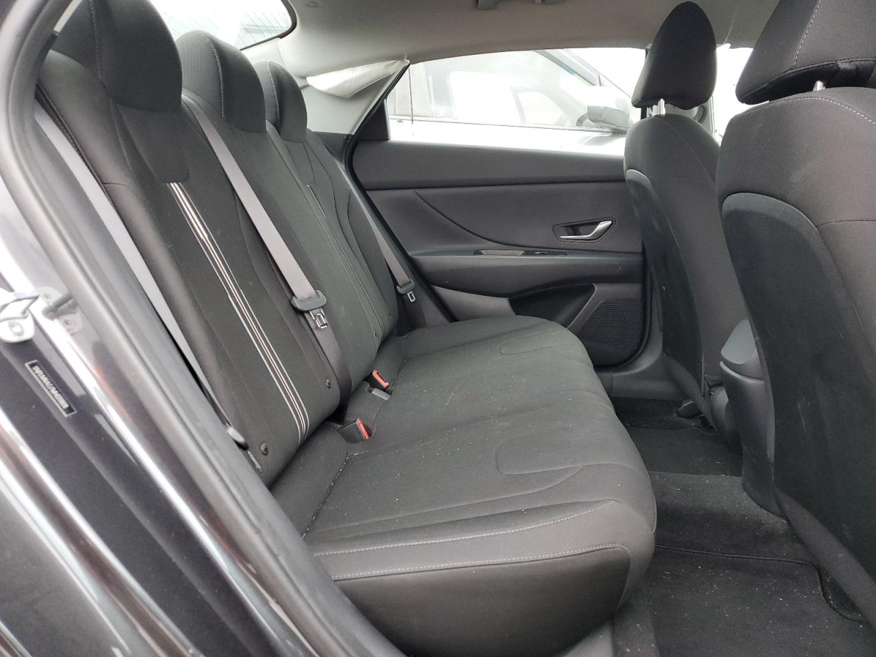 2021 Hyundai Elantra - Image 10