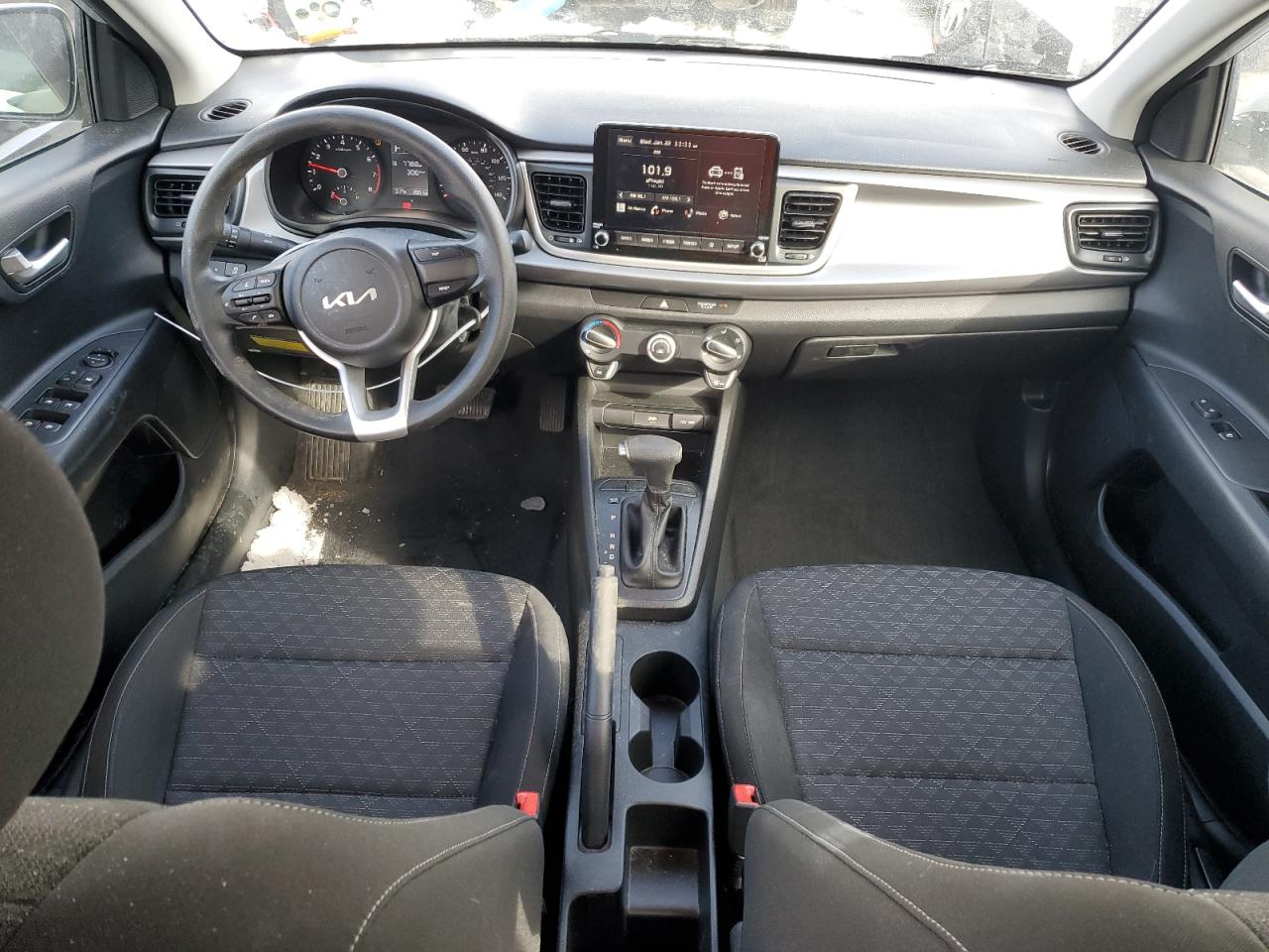 2023 Kia Rio - Image 8