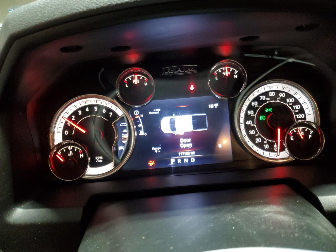 2016 RAM 1500 - Image 9