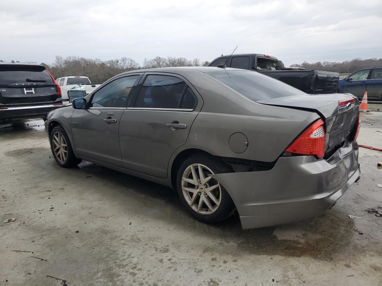 2010 Ford Fusion - Image 2