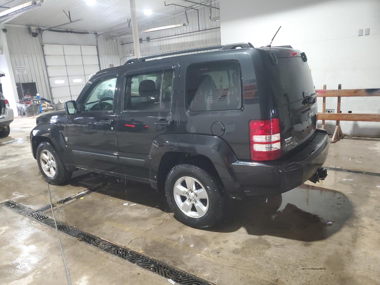 2012 Jeep Liberty (North America) - Image 2